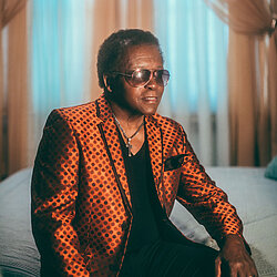Photo_2_Lee_Fields_Credit_Rosie_Cohe.jpeg