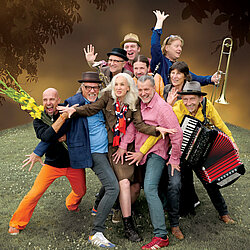 17_Hippies_2025_Origin_Print_Credit_Schmidt.Schliebener.jpg