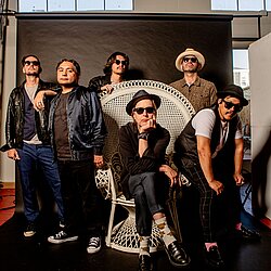 Chuck_Prophet___His_Cumbia_Shoes_Credit_Kory_Thibeault_klein.jpg
