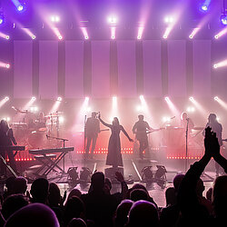 Photo_Rumours_of_Fleetwood_Mac_Credit_Manny_Manson__3_.jpg