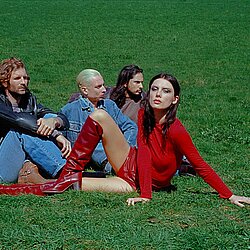 Wolf_Alice_WidePressShot1_credit_Rachel_Fleminger_Hudson_-_low_res.jpg