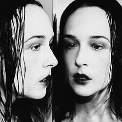 Photo_Allie_X_Credit_Lola_Mansell.jpg