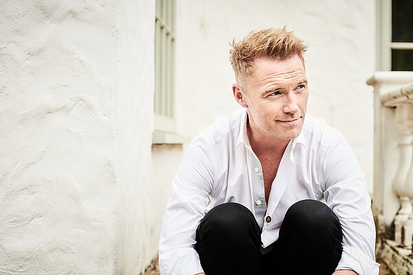 Ronan Keating kündigt „Just Getting Started“-Welttournee an – inklusive zehn Arenen-Shows in Deutschland im September 2027