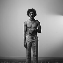 Benjamin_Clementine_Pressshot_0e2ce208-fde0-4793-95b1-eb08f15789b2.jpeg