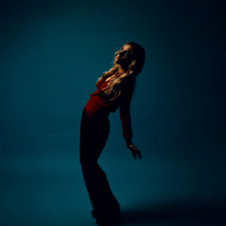 Agnes_Obel_-_2025_Portrait__Alex_Bruel_Flagstad_.png