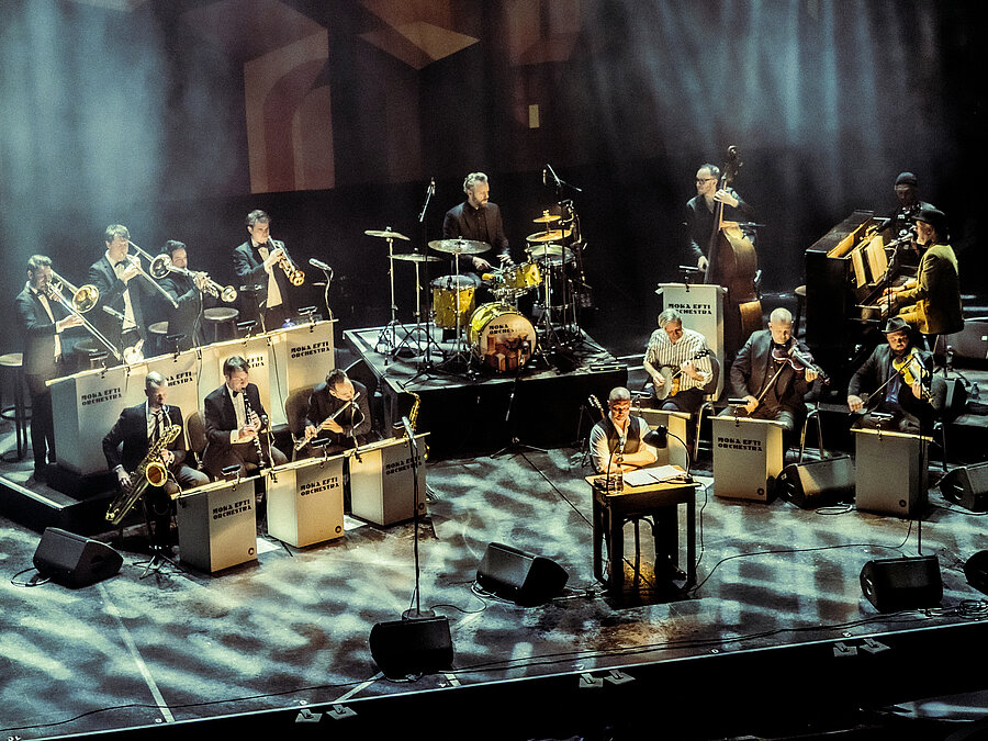 MOKA EFTI ORCHESTRA & BENNO FÜRMANN