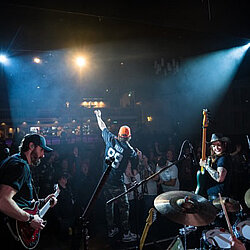 Photo_MORGAN_WALLEN_Tribute_UK__Credit_centrelinefilms__2_.JPG