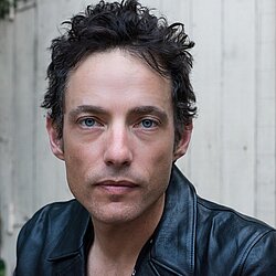 701b0f01_The_Wallflowers_-_Press_Image.jpg