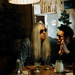 Photo_Youn_Gun_Silver_Fox_Credit_Young_Gun_Silver_Fox.jpg