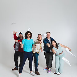 The_Strumbellas_by_Stephanie_Montani_STRUMRAW-366-Edit.jpg