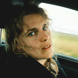 Photo_Marika_Hackman_Credit_Jono_White.jpg