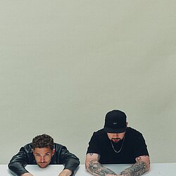 Photo_Royal_Blood_Credit_Edward_Cooke_.jpg