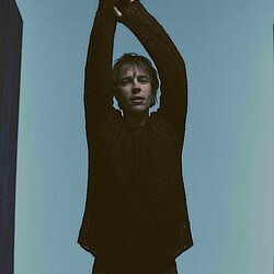 Pressshot20251_Tom_Odell_KLEIN.jpg