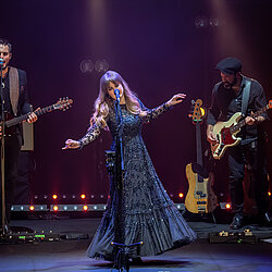 Photo_Rumours_of_Fleetwood_Mac_Credit_Manny_Manson__2_.jpg
