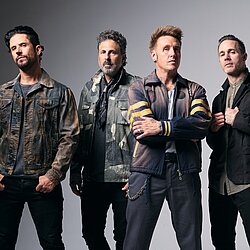 Photo_PapaRoach_Credit_Travis_Shinn.jpg