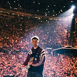 Sam_Fender_-_Approved_press_photo_-_Credit_NIALL_LEA_KLEIN.jpg