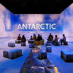 Photo_Polar_Experience_360__-Raum_Credit_Christoph_Buckstegen__3_.jpg