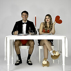 Photo_Freundschaft_Minus_Credit_Joshua_Cremer.jpg