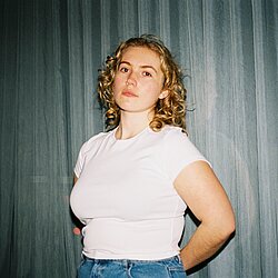 87c33f42_Stella_Bridie_by_Liv_Fleming_2.jpg